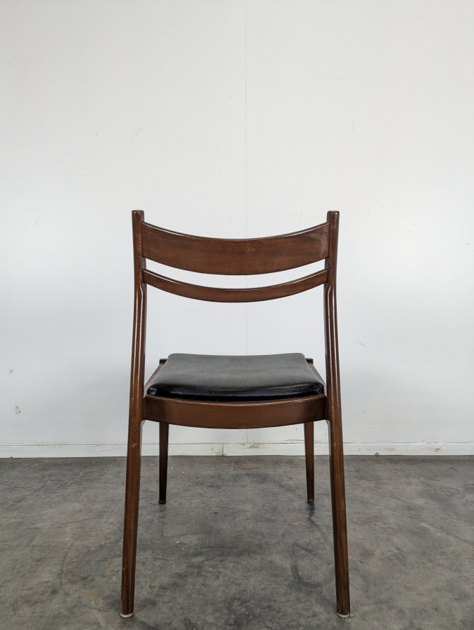 Série de 4 chaises scandinaves en teck
