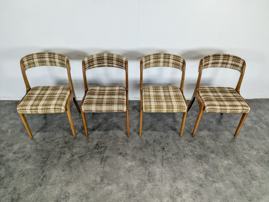 Série de 4 chaises gondole Baumann