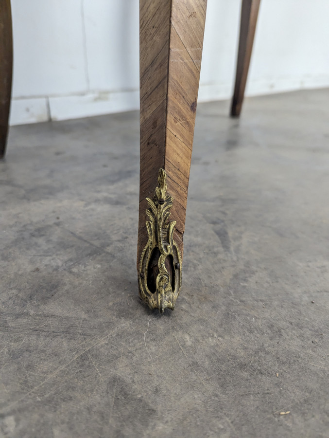 Table travailleuse en marqueterie de bois de rose