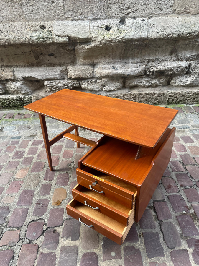 Bureau à caisson en Acajou de Jacques Hauville édité par Bema