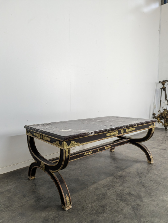Table basse néoclassique de style Empire