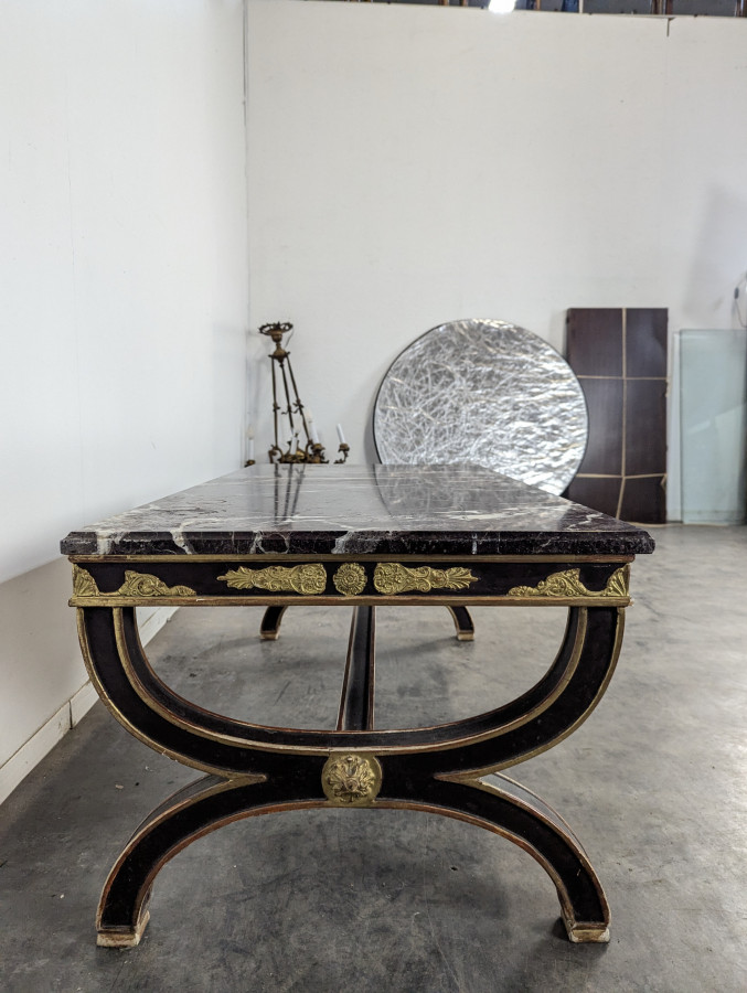 Table basse néoclassique de style Empire