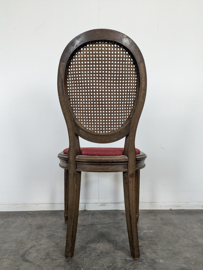 Série de 6 chaises médaillon cannées de style Louis XVI en acajou