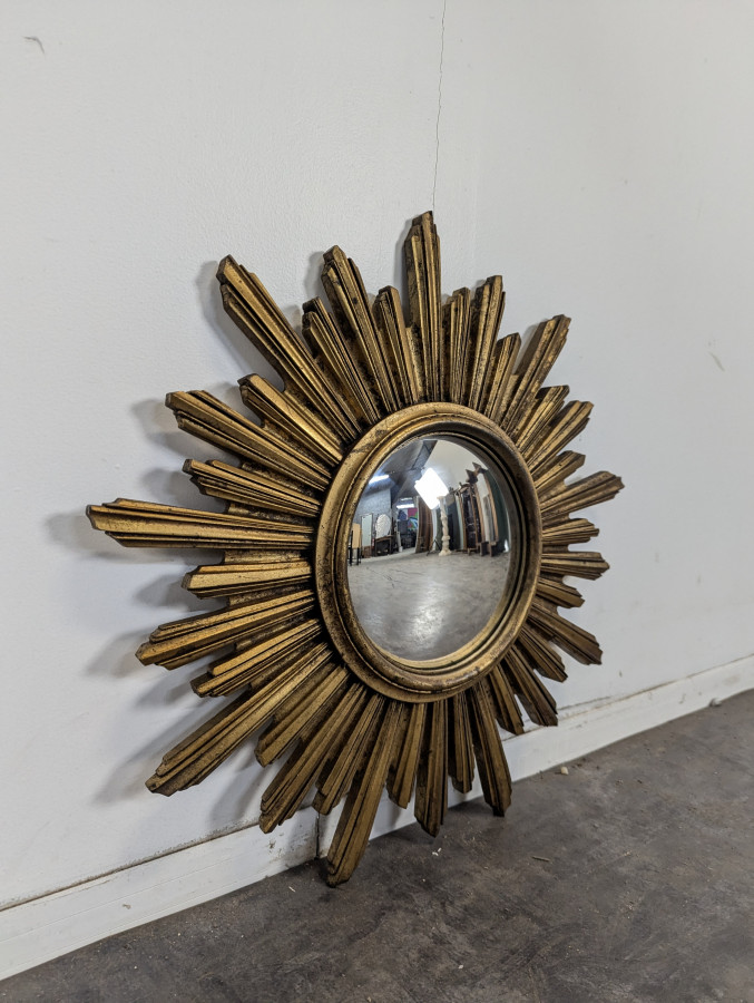 Miroir sorcière en forme de soleil en résine