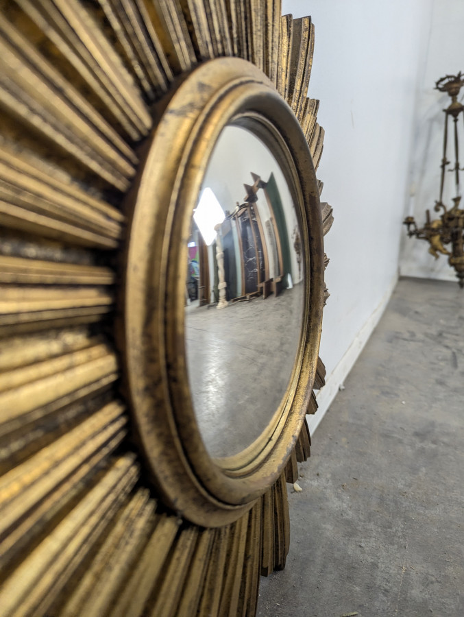 Miroir sorcière en forme de soleil en résine