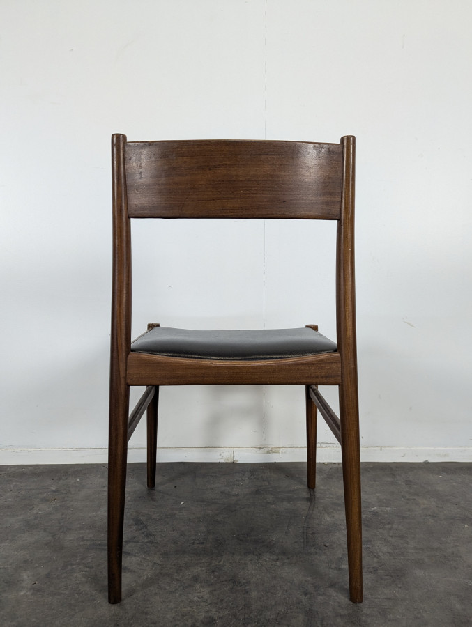 Série de 4 chaises scandinaves en teck