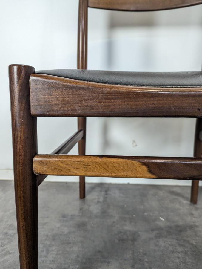 Série de 4 chaises scandinaves en teck