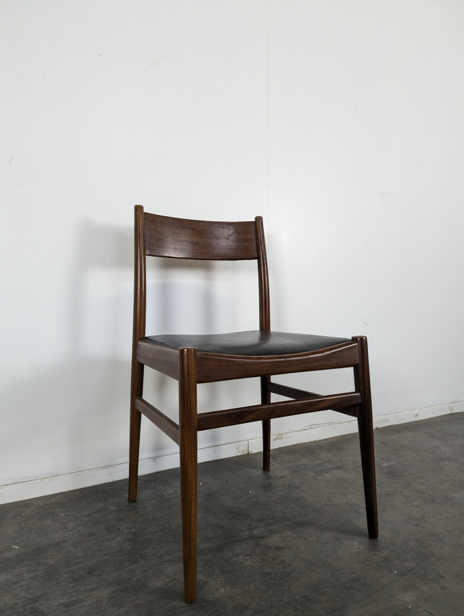 Série de 4 chaises scandinaves en teck
