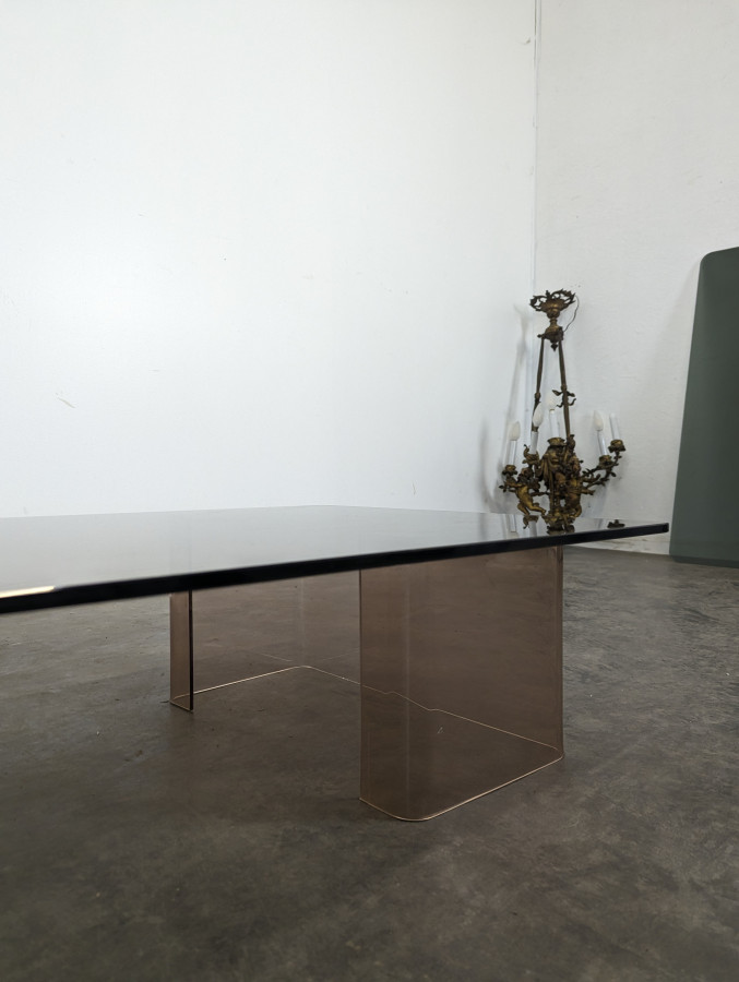 Table basse des années 60 verre et plexiglass