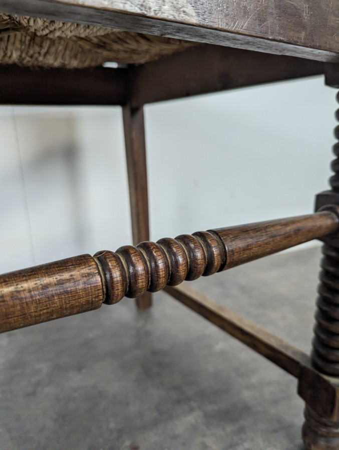 Serie de 5 chaises brutalistes en chêne dans le style de Dudouyt