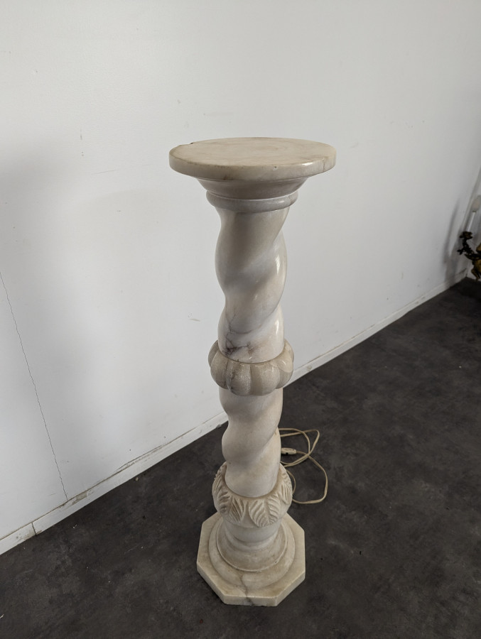 Colonne en albâtre torsadée F. Bruckmann Nr 5370