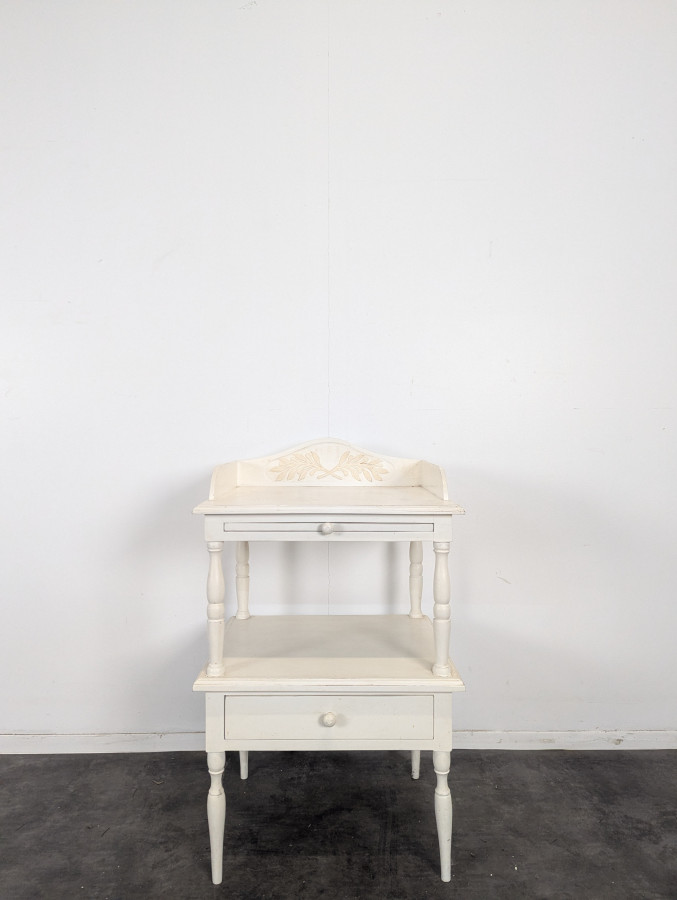 Table d'appoint blanche réchampie