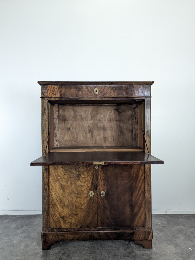 Secrétaire de style Louis Philippe en Acajou flammé