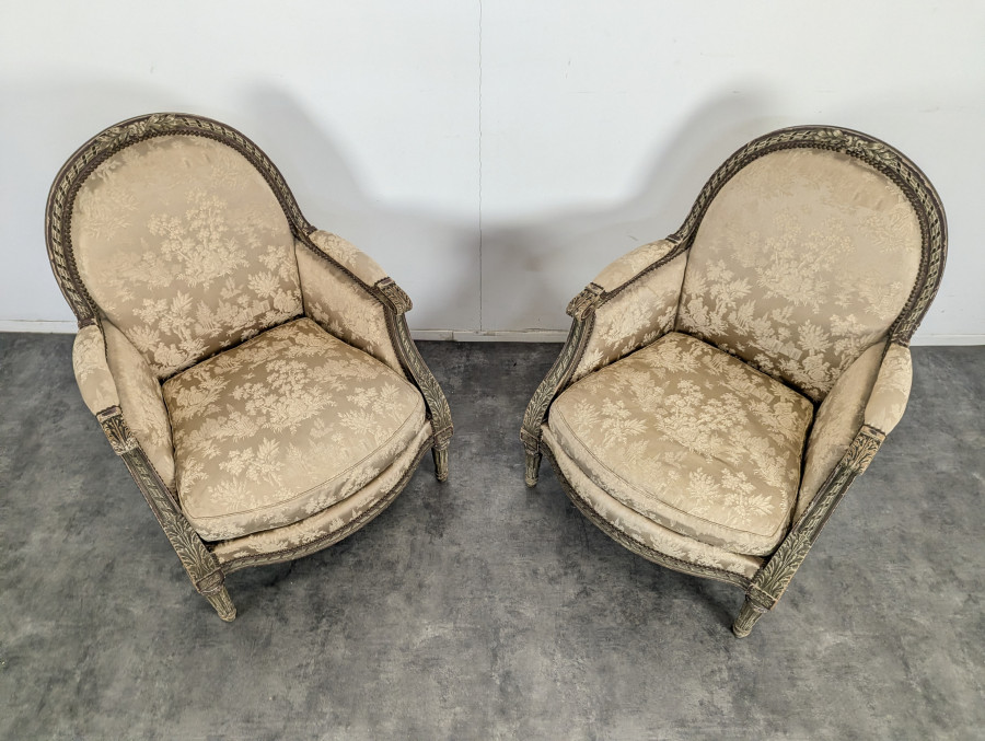 Paire de Bergères réchampies de style Louis XVI