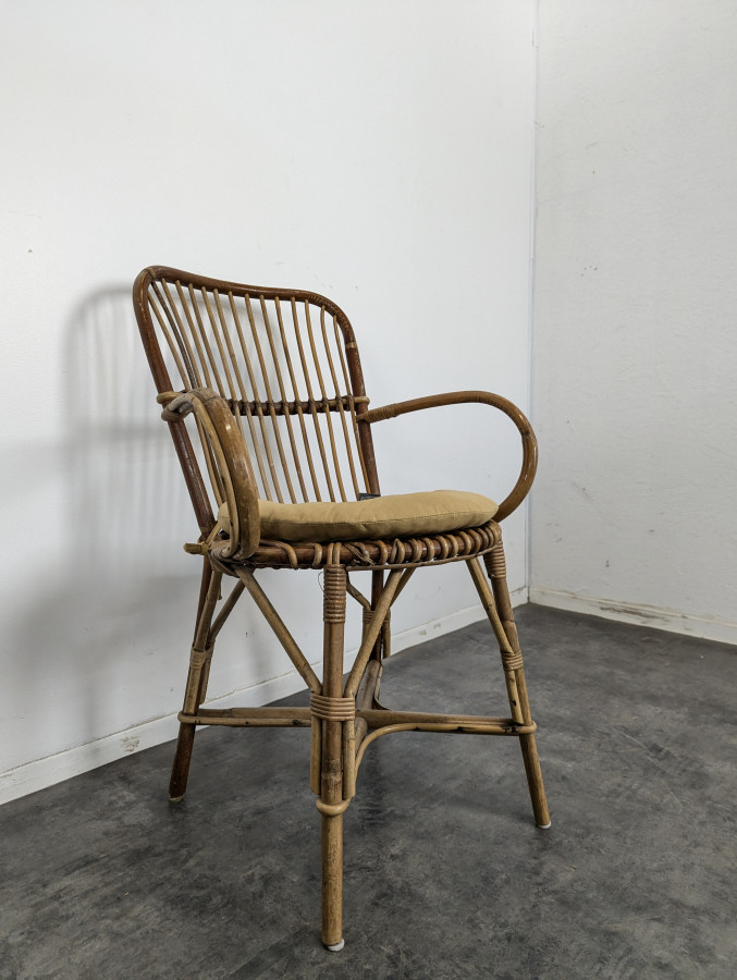 Série de 3 chaises et un fauteuil en Rotin