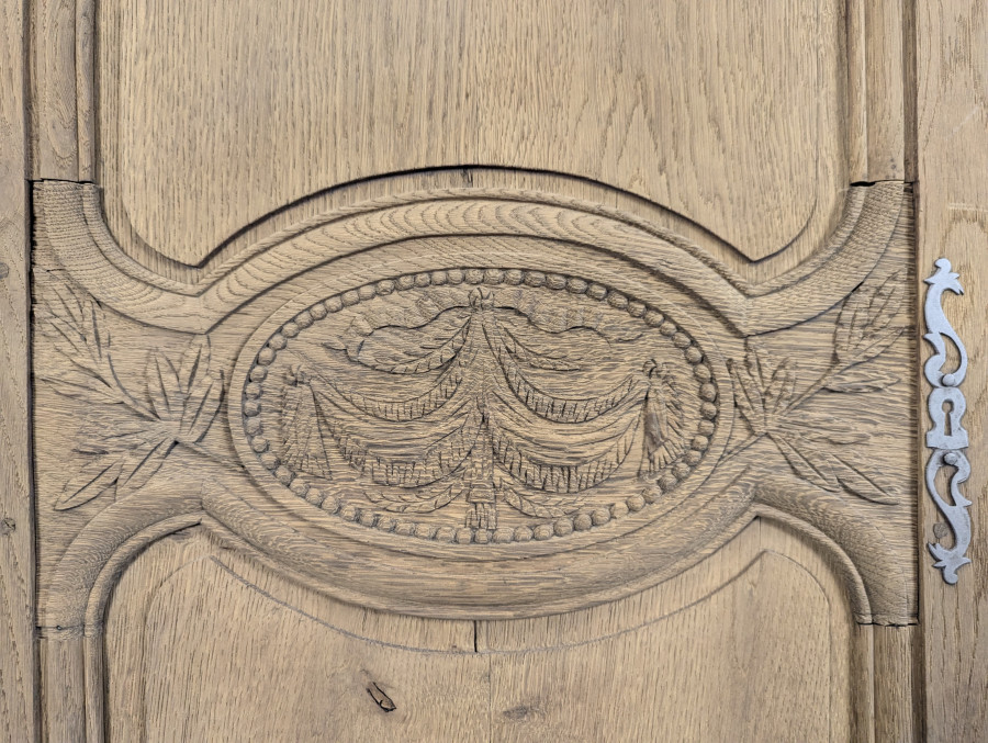 Armoire normande de mariage en chêne décapé