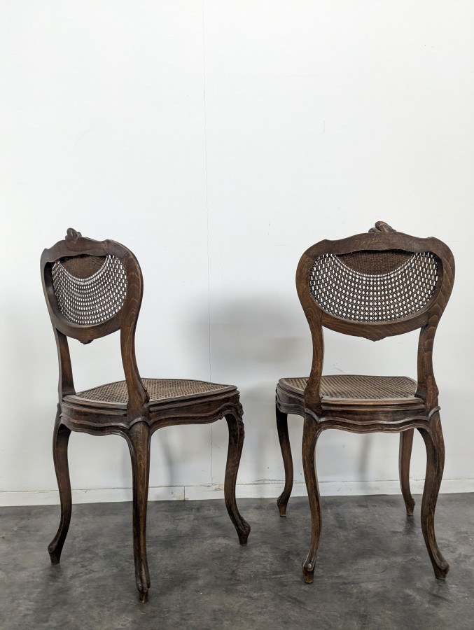 Paire de chaises cannées de style Louis XV
