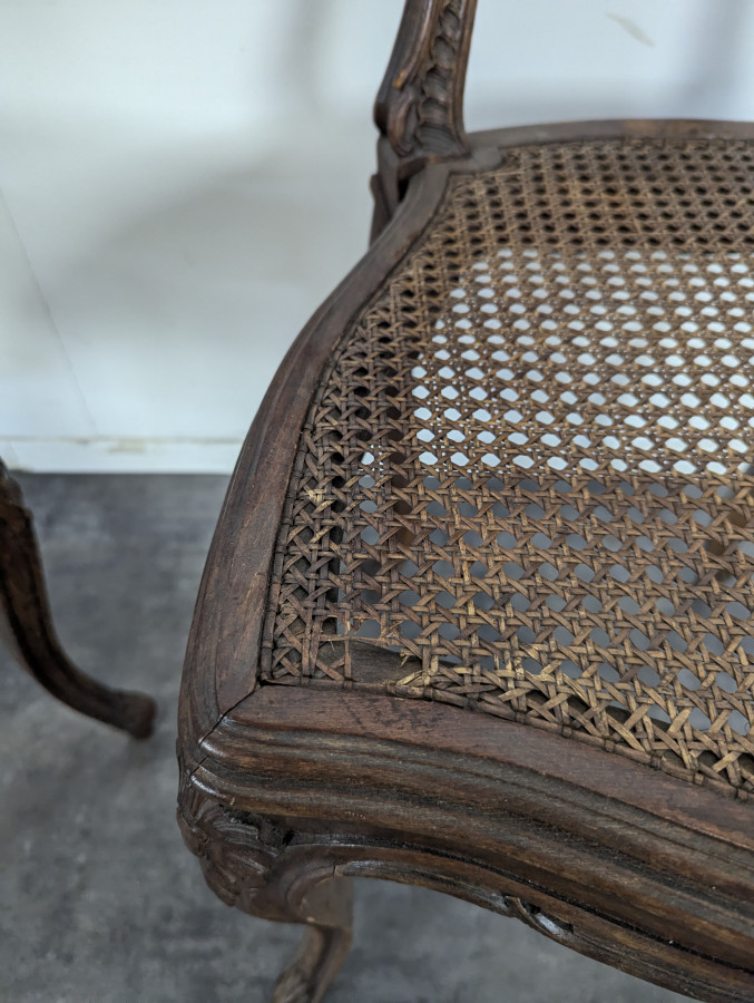 Paire de chaises cannées de style Louis XV