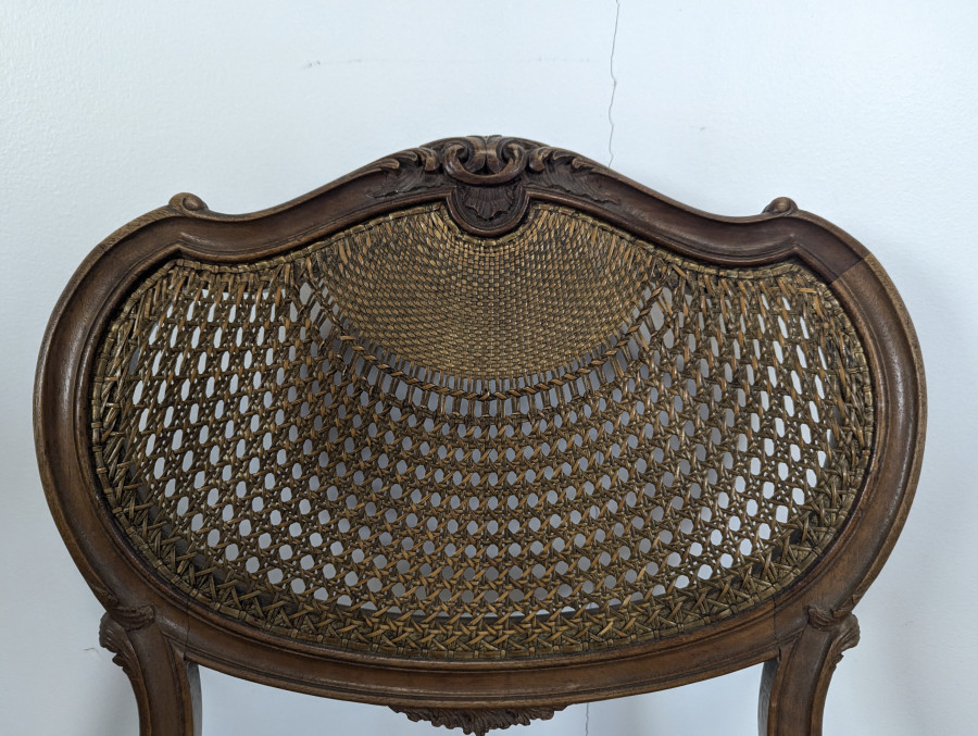 Série de 3 chaises cannées de style Louis XV