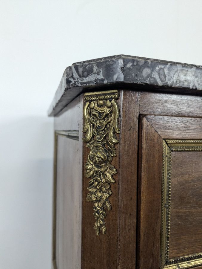 Commode de style Transition en Acajou du XIX ème