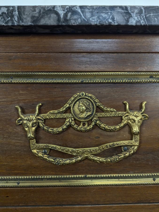 Commode de style Transition en Acajou du XIX ème