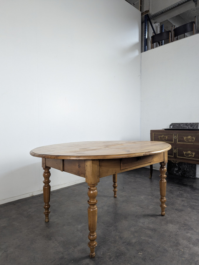Table Louis Philippe à allonges en Merisier