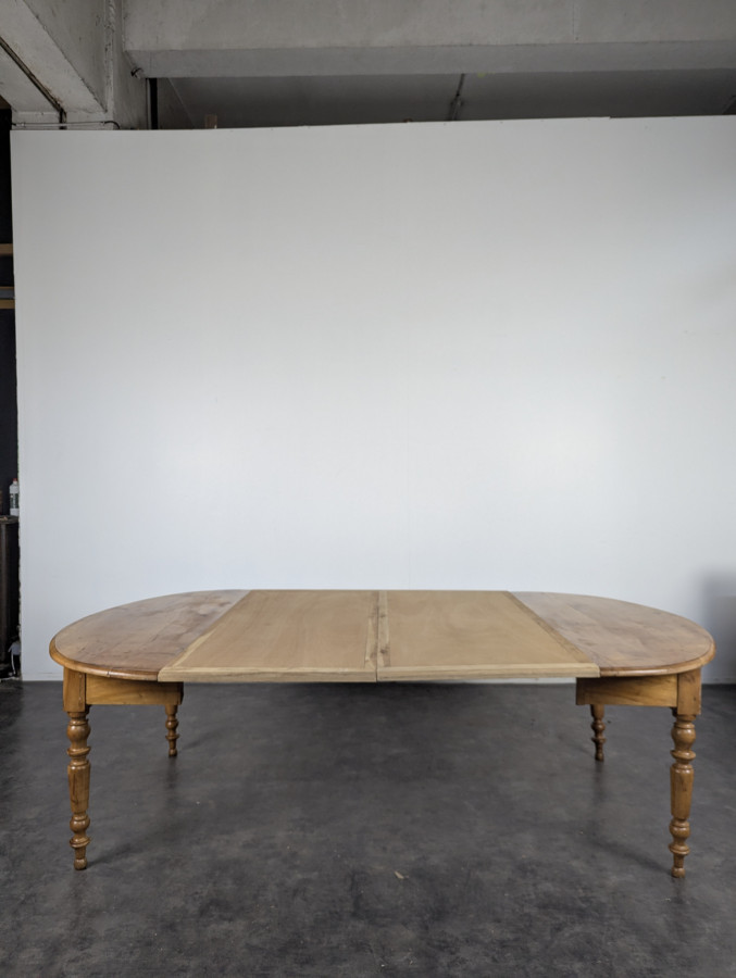 Table Louis Philippe à allonges en Merisier