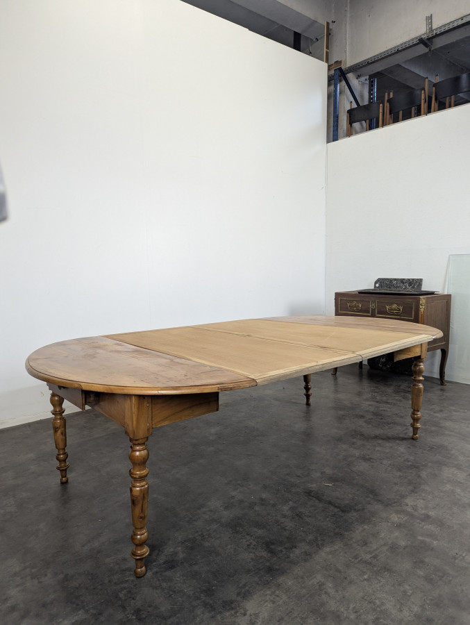 Table Louis Philippe à allonges en Merisier
