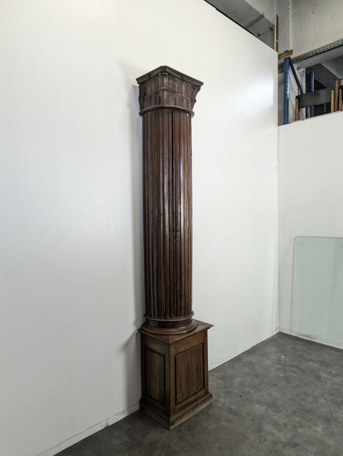 Grande Colonne Corinthienne en chêne du XVIII ème