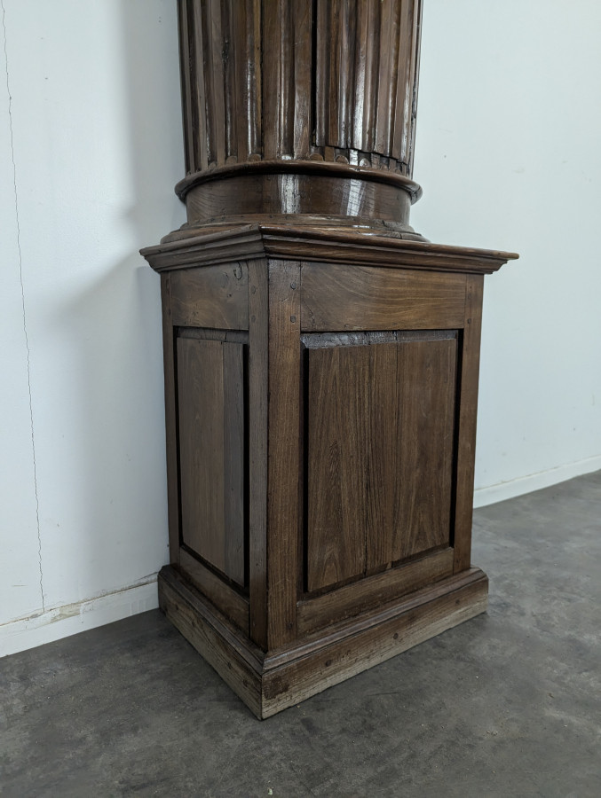 Grande Colonne Corinthienne en chêne du XVIII ème