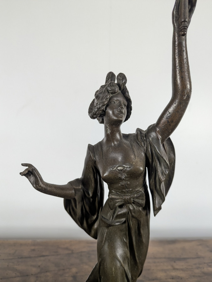 Paire de lampes à pétrole Art Nouveau en régule