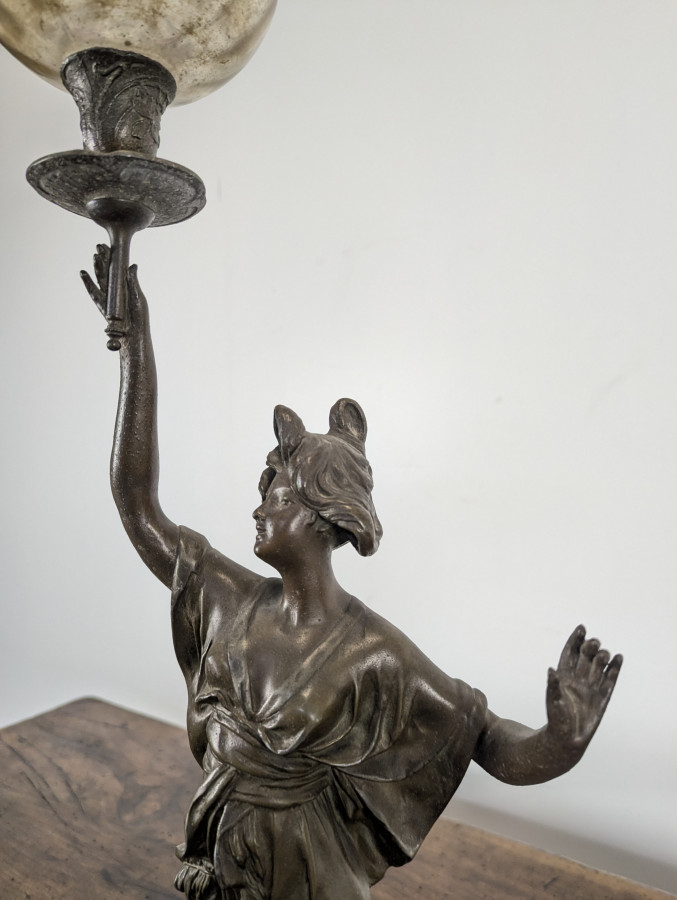 Paire de lampes à pétrole Art Nouveau en régule