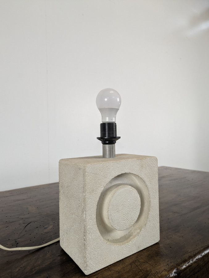 Lampe en pierre du gards d'Albert Tormos