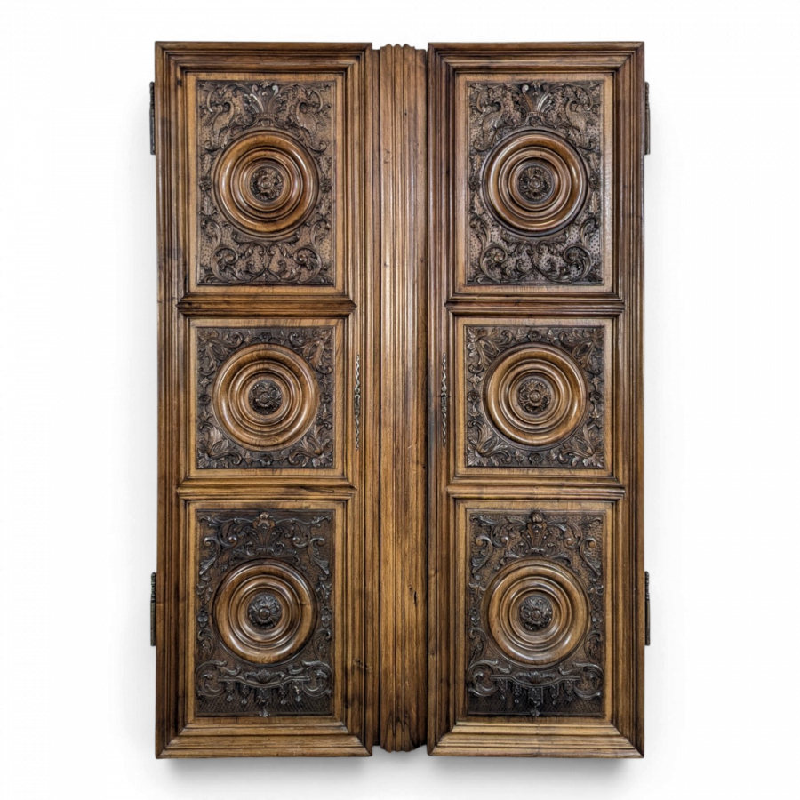 Paire de portes Régence en Noyer sculpté