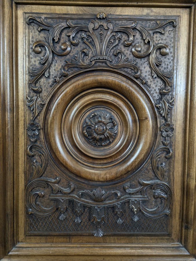 Paire de portes Régence en Noyer sculpté