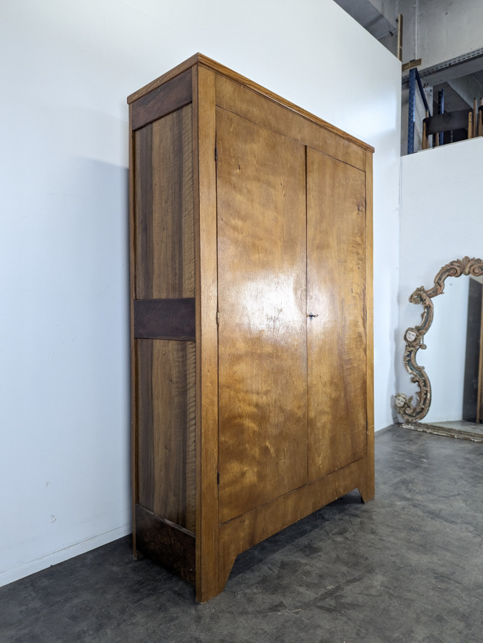 Armoire moderniste revisitée