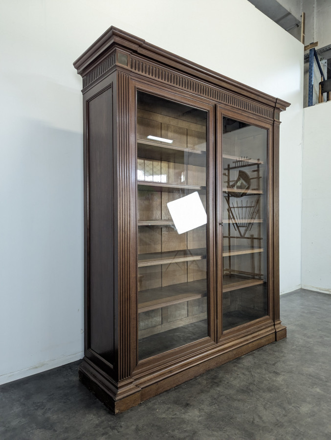 Bibliothèque vitrine de style Louis XVI