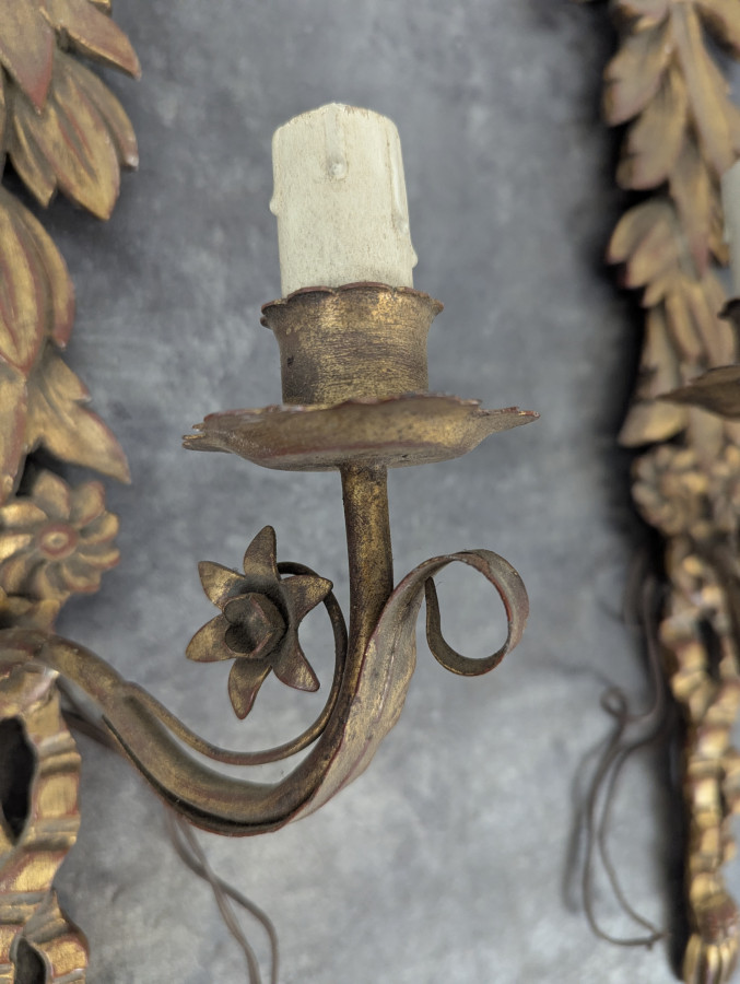 Paire d'appliques italiennes en bois doré