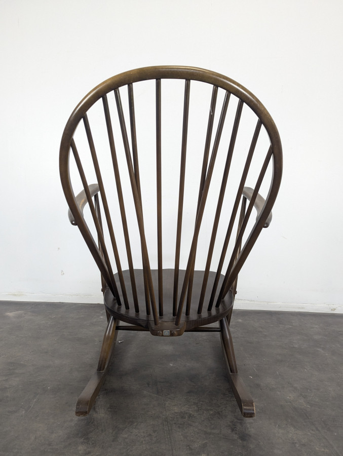 Fauteuil Rocking chair Ercol par Lucian Ercolani