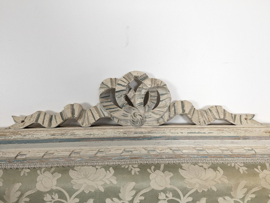 Lit réchampi de style Louis XVI