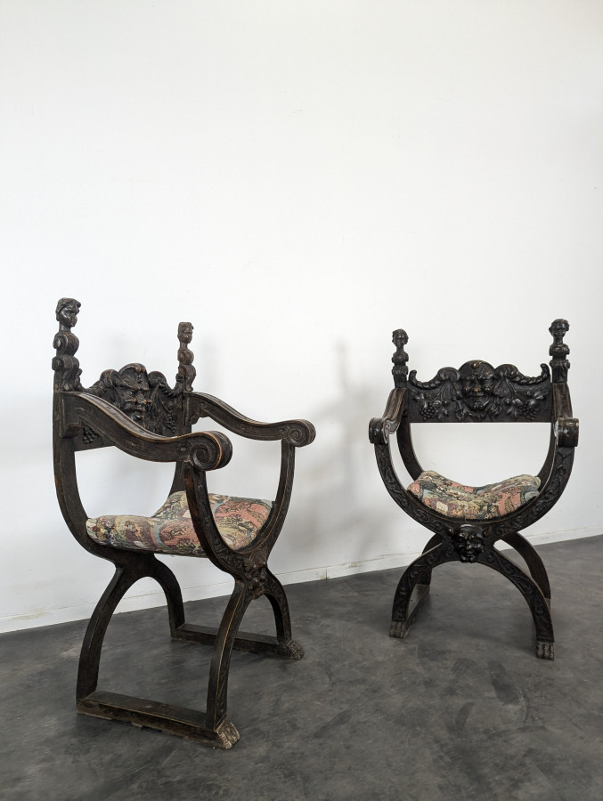 Paire de fauteuils curules de style Baroque Italien