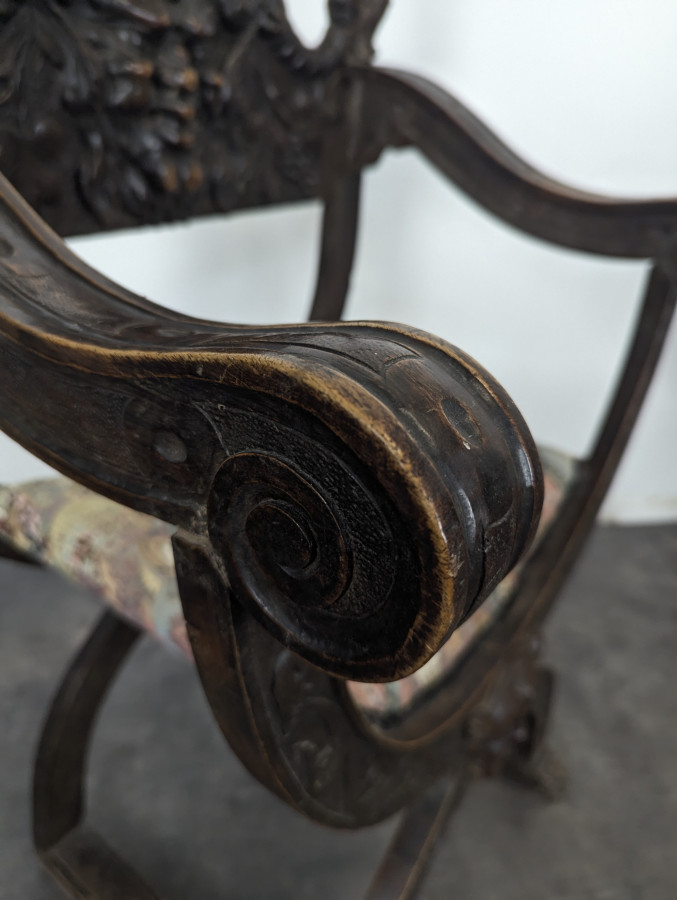 Paire de fauteuils curules de style Baroque Italien