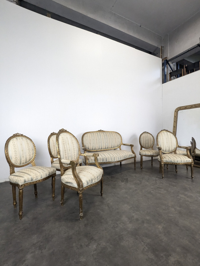 Salon de style Louis XVI époque 1900 en bois doré
