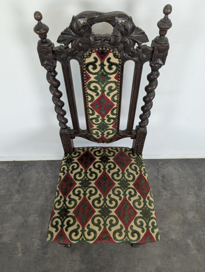 Série de 6 chaises de style Louis XIII en chêne