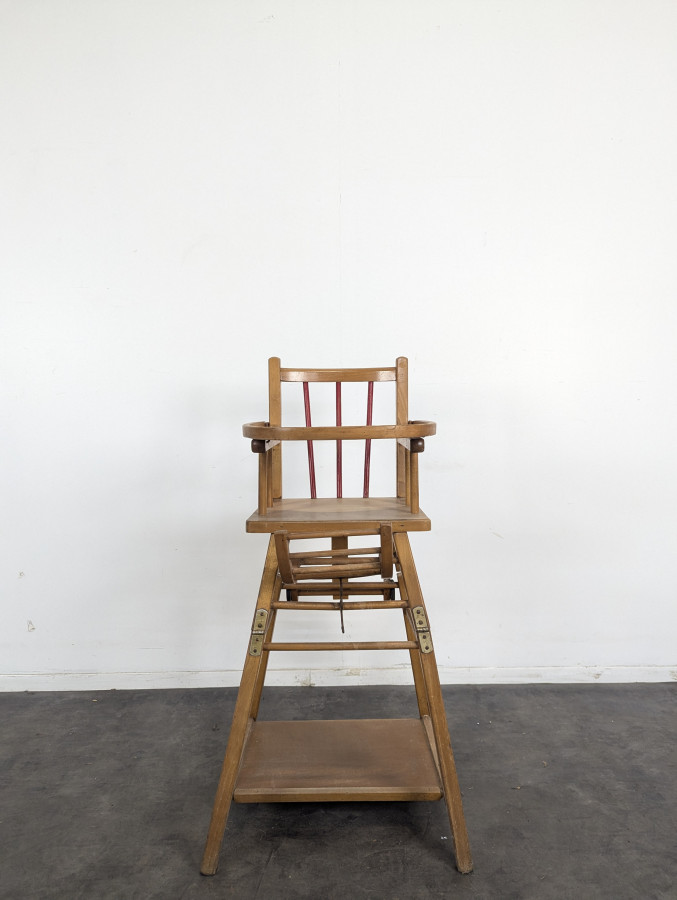 Chaise haute pour enfant