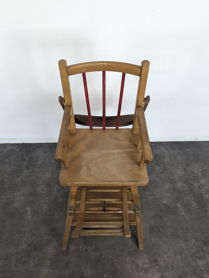 Chaise haute pour enfant