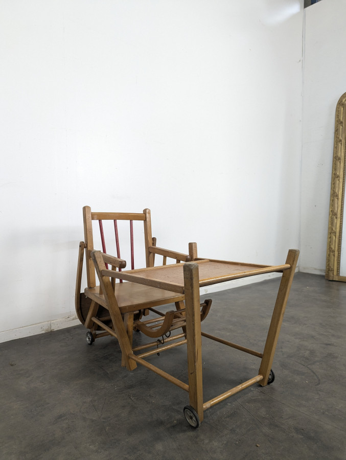 Chaise haute pour enfant
