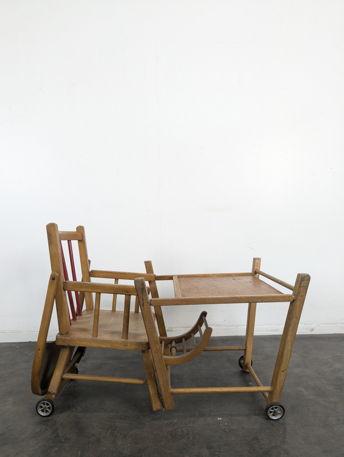 Chaise haute pour enfant