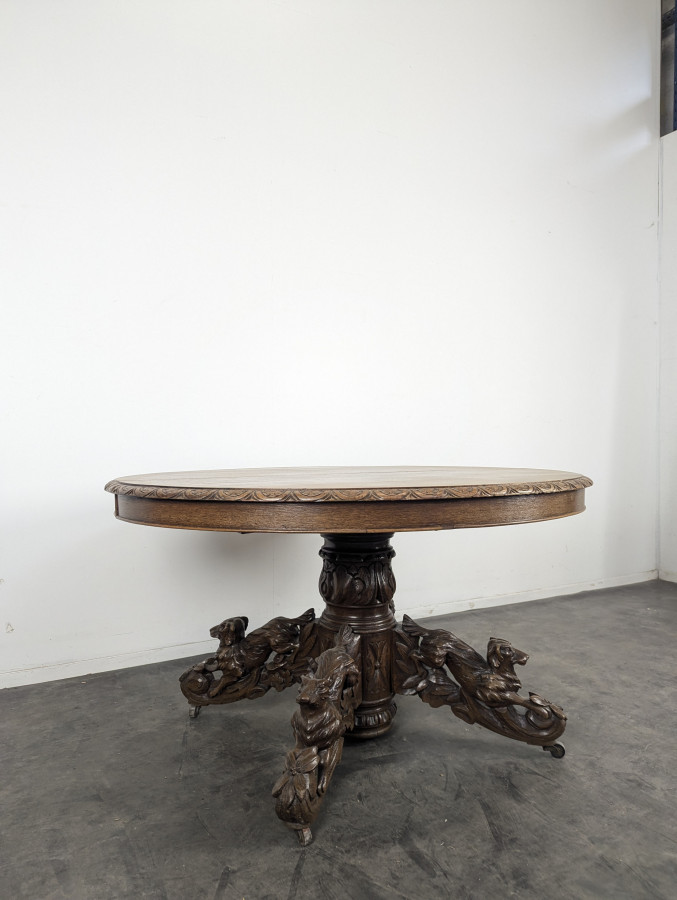 Table guéridon de chasse en chêne