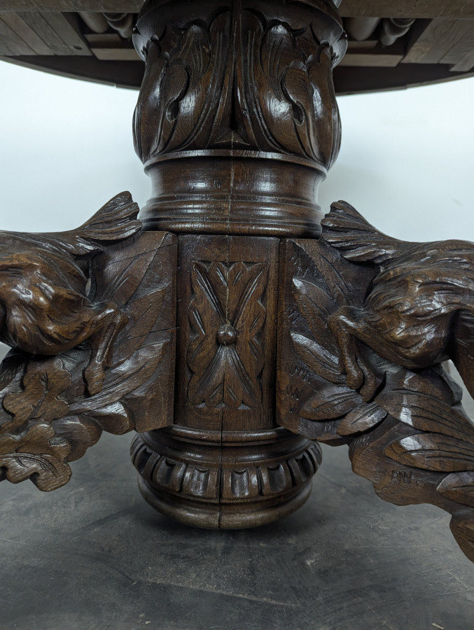 Table guéridon de chasse en chêne
